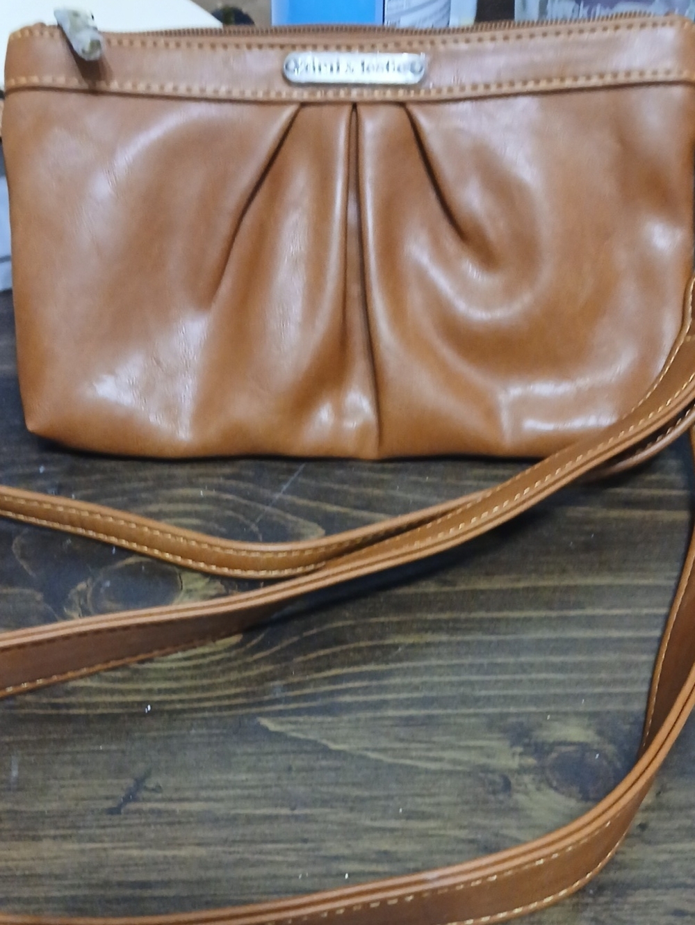 TIMI & LESLIE VEGAN LEATHER NWOT Cognac Brown Pleated Crossbody Bag/SHOULDER BAG